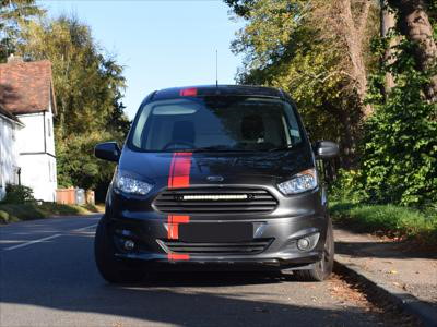 Lazer Lamps Kühlergrill-Kit Ford Transit Courier (2014+) inkl. 1x Linear-18 Elite DBL