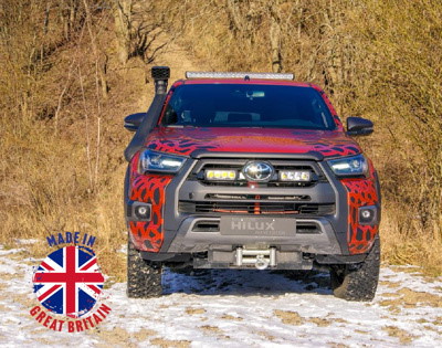 Lazer Lamps Kühlergrill-Kit Toyota Hilux Invincible-X (2021+) inkl. 2x Triple-R 750 - Beacon