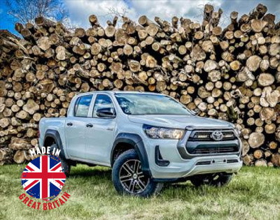 Lazer Lamps Kühlergrill-Kit Toyota Hilux (2021+) inkl. 2x Triple-R 750 - Beacon