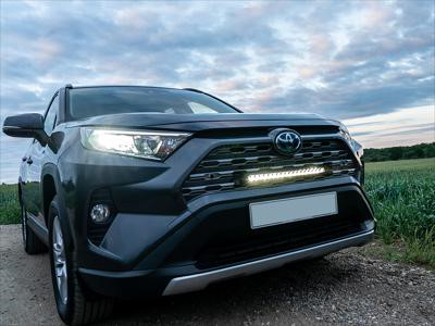 Lazer Lamps Toyota Rav4 Hybrid (2019+) Kühlergrill-Kit inkl. 1x Linear-18 Elite DBL