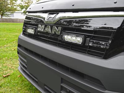 Lazer Lamps Kühlergrill-Kit MAN TGE (2017+) inkl. 2x ST4 Evolution