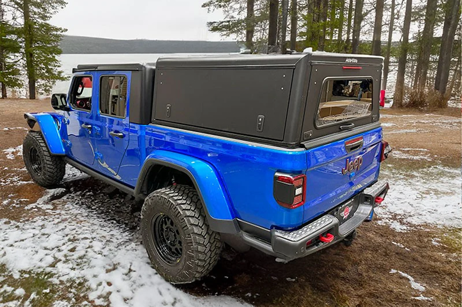 Alu-Cab Hardtop "Explorer" für Jeep Gladiator 2019+ Doppelkabine schwarz/glatt