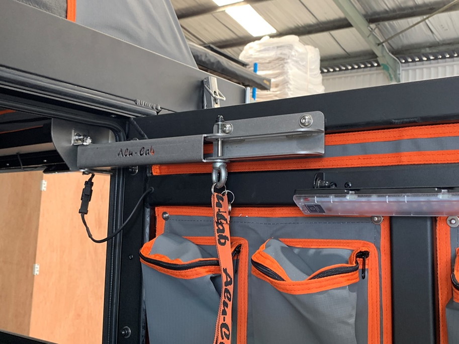 Alu-Cab Canopy Camper Hecktür Scharnier