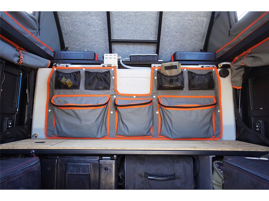Alu-Cab Canopy Camper Canvas Taschensystem Wassertank