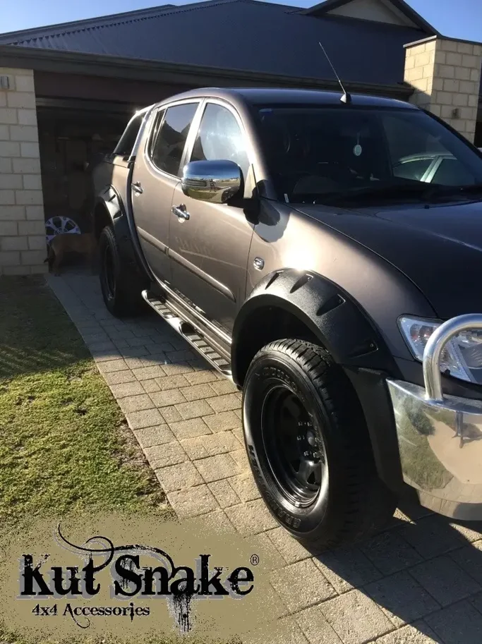 Kut Snake Kotflügelverbreiterung Mitsubishi L200 ML/MN 95 mm nur vorne (2005-2015)