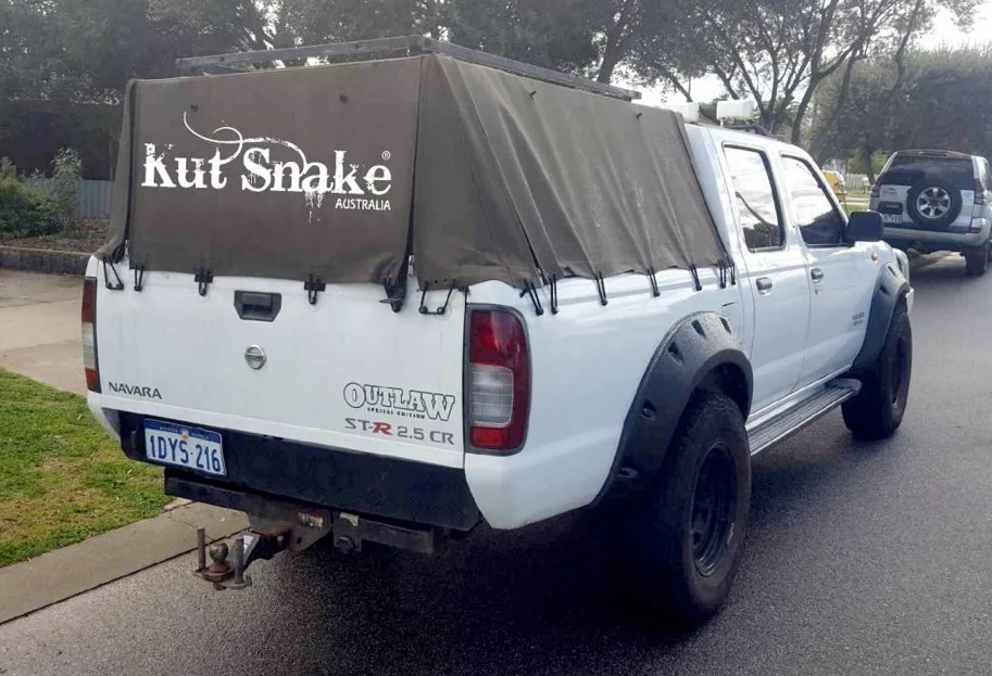 Kut Snake Kotflügelverbreiterung Nissan Navara D22 Einzelkabine 70 mm (1997-2003)