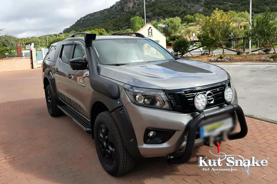 Kut Snake Kotflügelverbreiterung Nissan Navara D23 NP300 50 mm nur vorne (2015-2020)