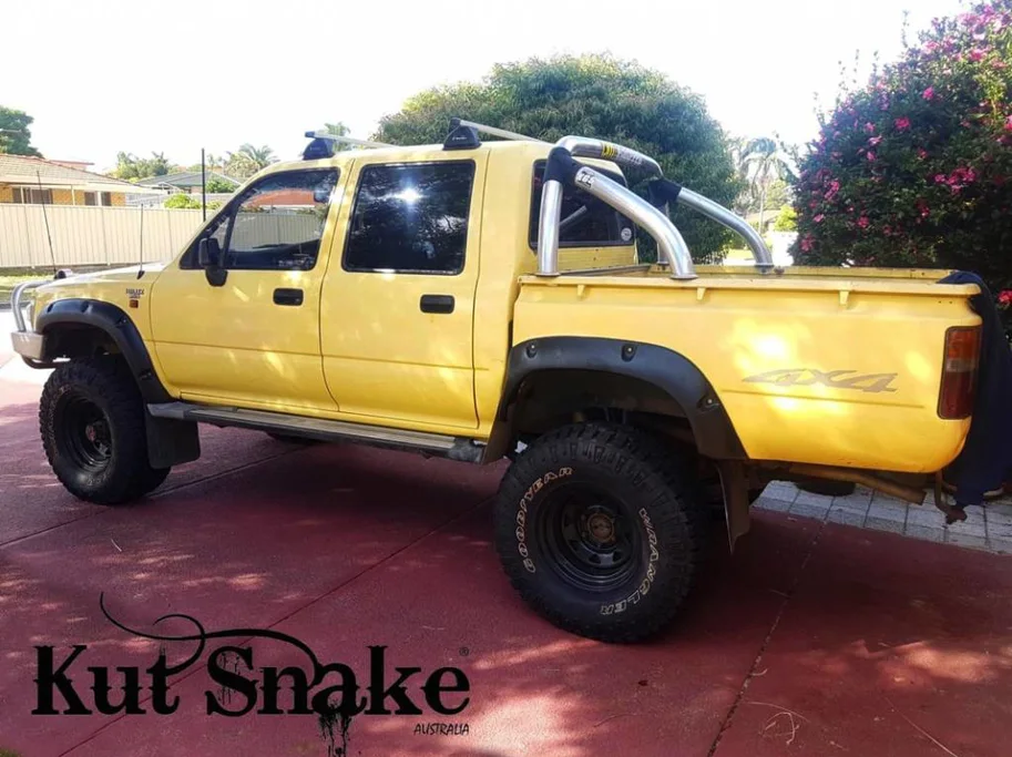 Kut Snake Kotflügelverbreiterung Toyota Hilux 106 Doppelkabine 95 mm (1988-1998)
