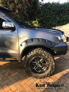 Kut Snake Kotflügelverbreiterung Toyota Hilux KUN1 95 mm (2004-2011)