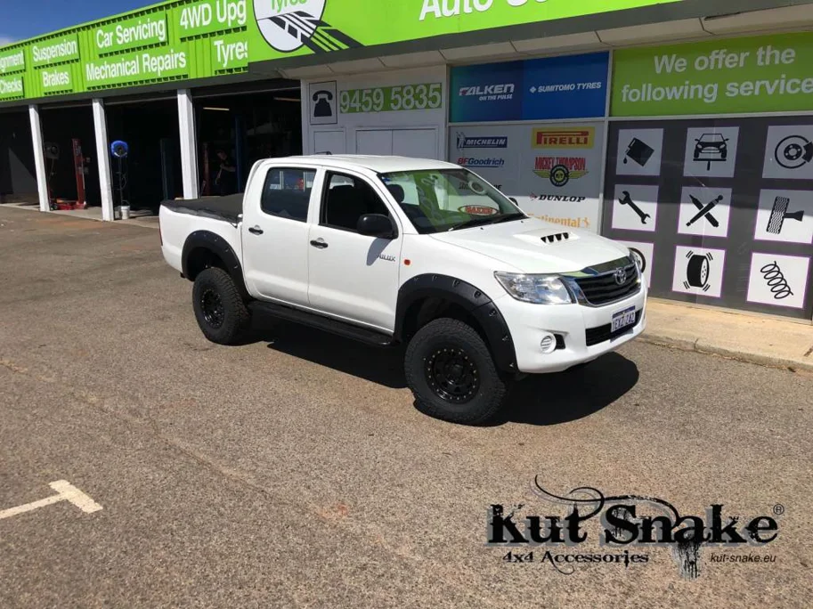 Kut Snake Kotflügelverbreiterung Toyota Hilux KUN2 50 mm (2012-2015)
