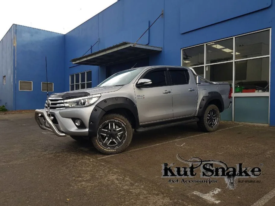 Kut Snake Kotflügelverbreiterung Toyota Hilux Revo 75 mm (2015-2018)