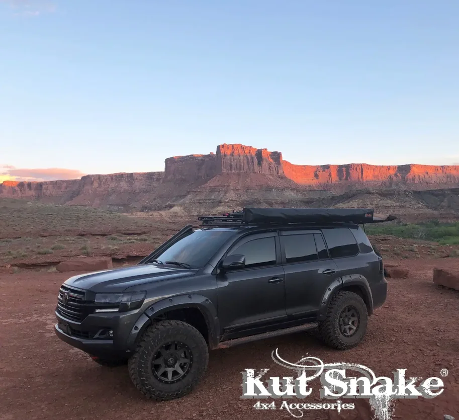 Kut Snake Kotflügelverbreiterung Toyota Land Cruiser 200 50 mm (2012-2021)
