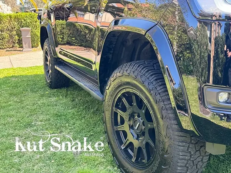 Kut Snake Kotflügelverbreiterung Toyota Land Cruiser 300 50 mm Smooth Finish No Drill (2021-heute)