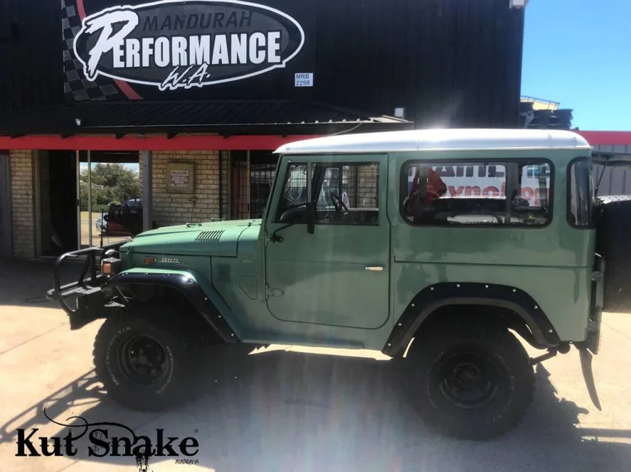 Kut Snake Kotflügelverbreiterung Toyota Land Cruiser 40 110 mm (ohne Baujahre 1975-1978)