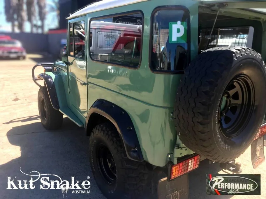 Kut Snake Kotflügelverbreiterung Toyota Land Cruiser 40 110 mm nur hinten (ohne Baujahre 1975-1978)