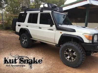Kut Snake Kotflügelverbreiterung Toyota Land Cruiser 76 50 mm (ab 2007)