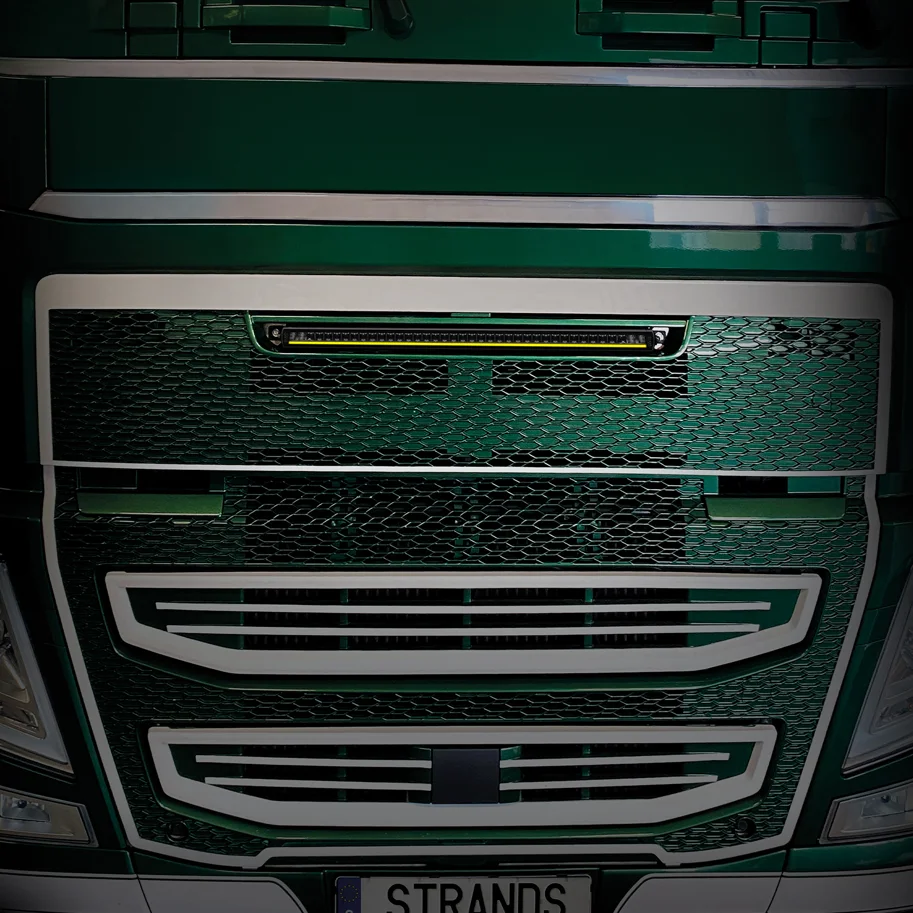 Strands LED-Bar-Paket SIBERIA XP SR 32" für Volvo FH (2021 bis 2024)